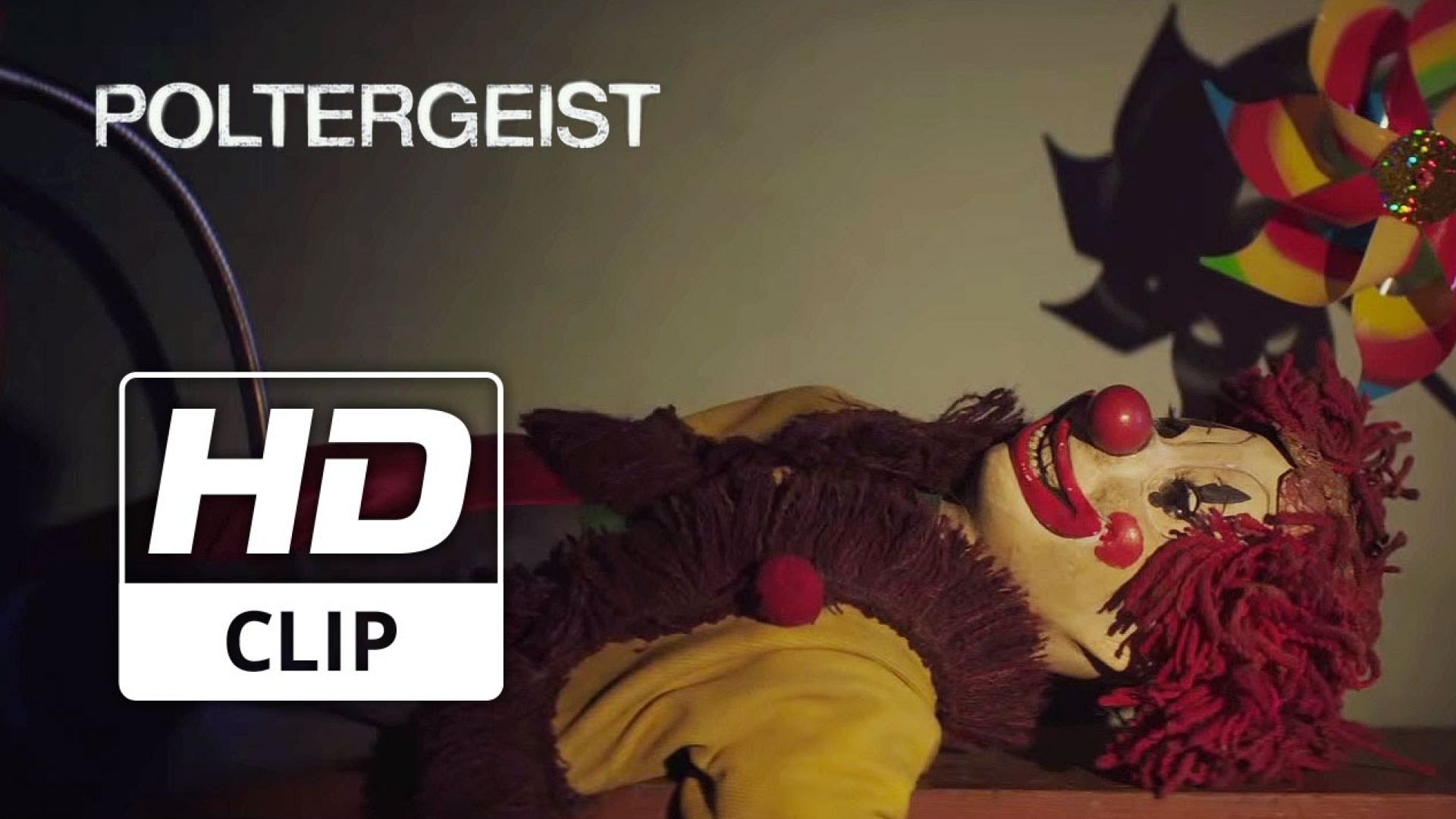 Clown attacks in latest Poltergeist clip