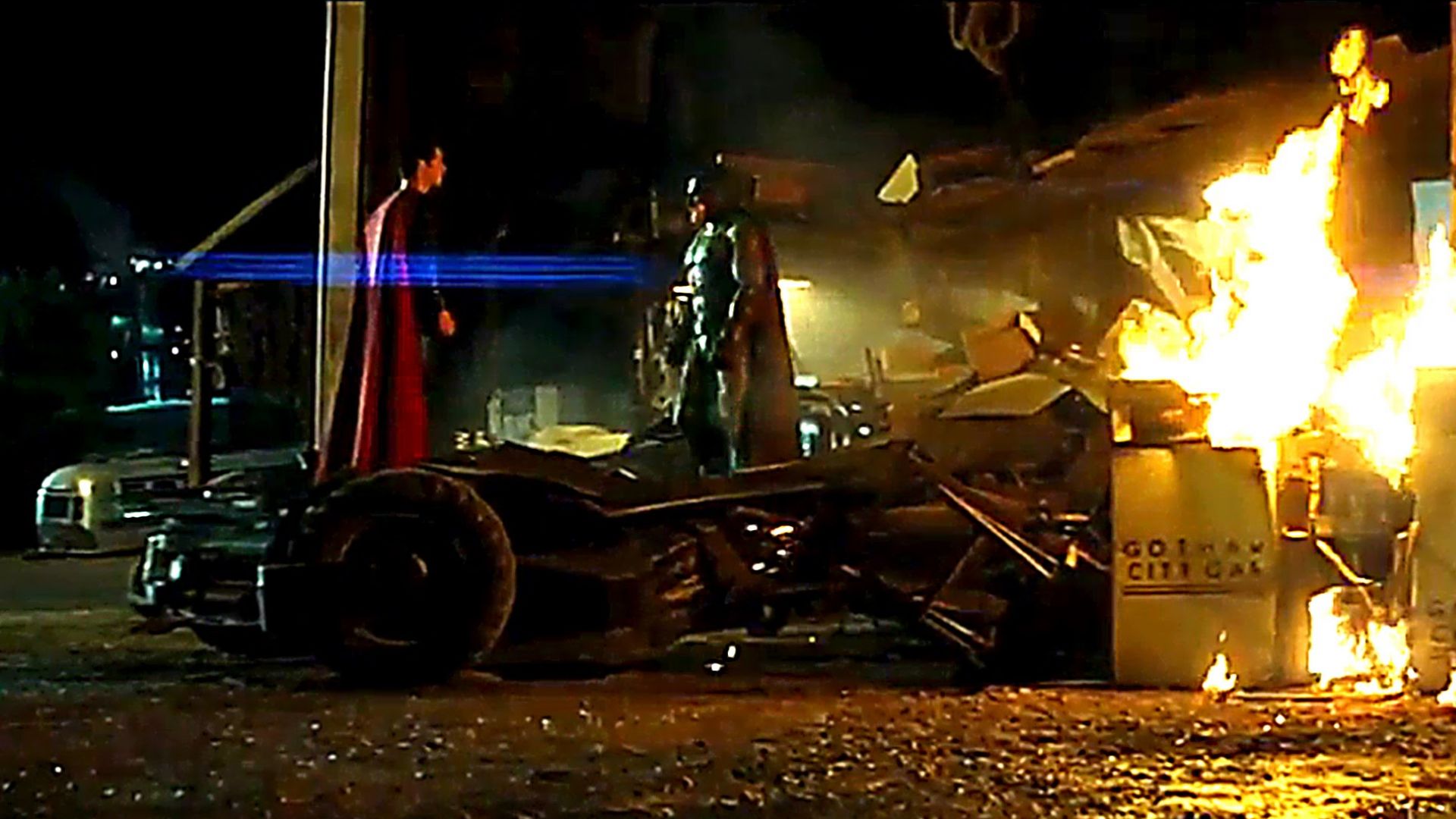 &quot;The bat is dead&quot; - Batman v Superman clip teases the epic s